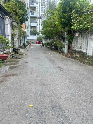 bán đất hẻm 1023(cà phê suối đá) lê văn lương phước kiển, dt 6.3x21m giá bán 75tr/m2 thương lượng