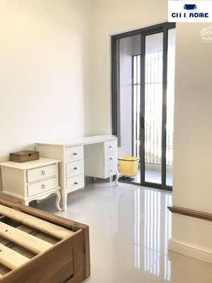 bán ot sunrise city quận 7 - 38 mét giá 2.2 tỷ