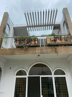 cho thuê nhà nguyên căn ngang 5m mặt tiền đường nguyễn kiệm, 1 trệt 3 lầu, 6 pn, 25 triệu.