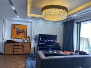 căn hộ cho thuê giá rẻ đang trống tòa d''capital 17 triệu/tháng