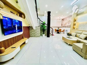 nhà nở hậu phong thủy tốt gò vấp hẻm 220// nguyễn văn khối 5,69 tỷ