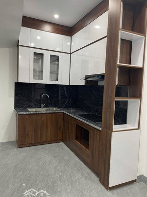 cho thuê nhà nguyên căn tại ngọc thụy - long biên - 3pnkk - nội thất cơ bản - ô tô đỗ gần ..