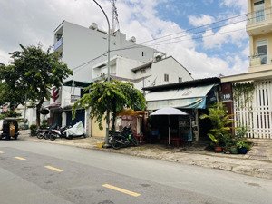 bán nhà câp 4 160m2 (7x23) 31 tỷ thương lượng. mặt tiền nhánh đường quốc hương, thảo điền quận 2.