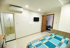 cho thuê phòng có thang máy, hầm xe q1. giá chỉ 4,3 triệu/tháng