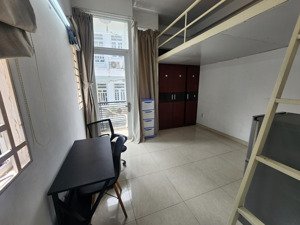 chính chủ căn hộ có gác ban công rộng 45m2 giá 5tr gió thổi 2 phía ở huỳnh văn bánh