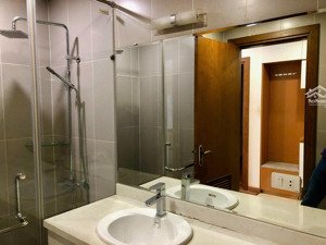 cần bán căn hộ gmc 2pn 2wc, nội thất đầy đủ, sổ đỏ chính chủ, không qua môi giới, ở được luôn
