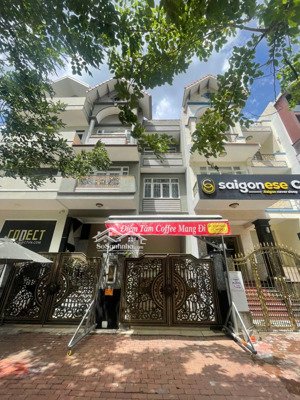 nhà phố mặt tiền kdc himlam q7 dt: 7.5x20m có thang máy cho thuê: 90tr/th (có tl) lh: 