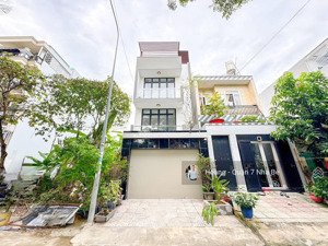 nhà đẹp view sông mát mẻ - dt 5mx18m - xây 1trệt 2lầu sân thượng 4pn - đường xe hơi thông thoáng