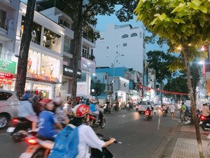 bán mặt tiền nguyễn chí thanh khu decal quận 10 (dt: 3.85x16m, 2 lầu) p. 5 quận 10