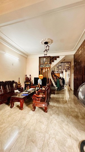 chính chủ bán nhà 3 tầng 2 mặt tiền võ thị sáu, hải châu, đà nẵng. sát trường, gần sông gần biển.