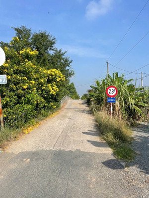 chủ cần bán đất hnk mt kênh xã lương hoà tỉnh tây ninh dt 650m2