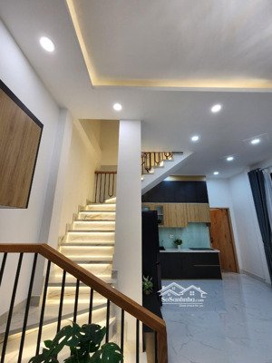 nhà cực đẹp, dt (5.2x13) 1 lầu, tặng full ntcc đường bà hom