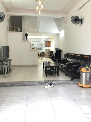 nhà rộng full nội thất 4,5*20m 1lầu 2pn 2wc nguyễn văn khối