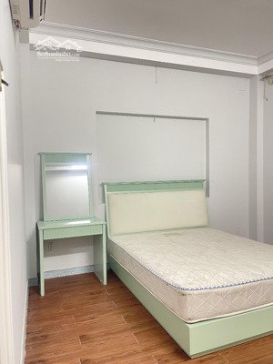 cho thuê phòng hẻm 132 ( giữa vinhomes và sài gòn pearl ) , khu vực yên tĩnh , văn minh ,an ninh.