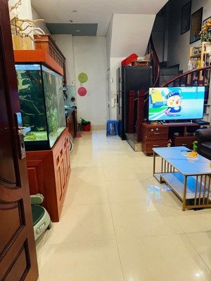 trung tâm long biên - gần aeon - nhà đẹp dân xây ở ngay - chỉ nhỉnh 4 tỷ!