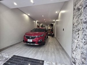 nguyễn văn cừ, long biên, 60m*7t, 18,45 tỉ. gara, thang máy, sát phố.