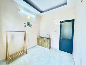 ban công cửa sổ mới nhà bè giáp q7
