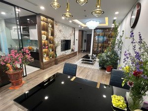 goldseason - 47 nguyễn tuân. bán nhanh căn góc: 3pn, 2wc. dt: 92m2. gía: 8.1tỷ. chủ thiện chí bán