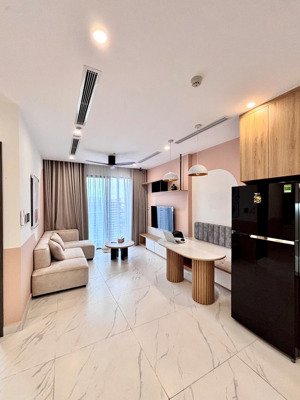 cho thuê 1pn+ 55m2 the beverly nội thất màu hồng xin xỉu- ngọc có giỏ hàng cho thuê be bên dưới