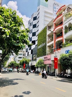 giá cực sốc - mặt tiền sư vạn hạnh, quận 10 - dt: 9.6 x 17m - giá 31 tỷ