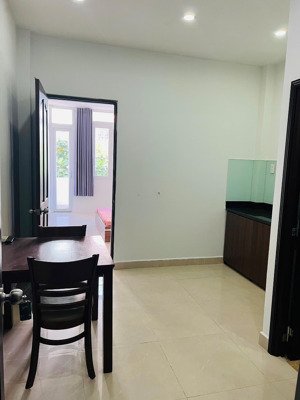 cho thuê căn hộ 1 phòng ngủ bancol siêu thoáng ngay tại thành thái trung tâm quận 10