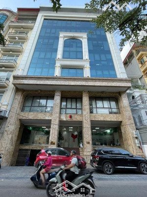 mặt phố tây hồ 150 tỷ,220m2, mặt tiền 8m lô góc 3 mặt thoáng sáng, đi vài bước ra hồ tây lộng gió,