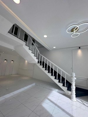 cực phẩm nhà mới gần biển 4pn rộng, thiết kế hiện đại sổ đỏ sẵn - giá hấp dẫn