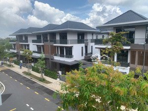 bán gấp biệt thự song lập 3 mặt tiền dãy vip nhất id junction giá đầu tư chỉ 12 tỷ