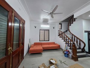 cho thuê nhà mới ngọc thuỵ - long biên