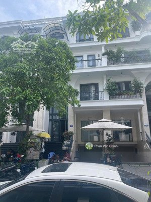 bán nhà vạn phúc,thủ đức (7x20m) hoàn thiện nội thất cao cấp, pháp lý sổ hồng giá 31 tỷ