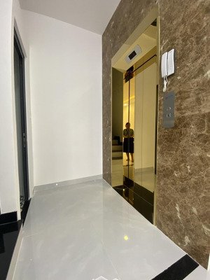 chỉ 8.790 tỷ - phú nhuận -hxh -nhà mới xây - thang máy - 43m2 (4m/ nở hậu 5.6m) - hoàn công đủ