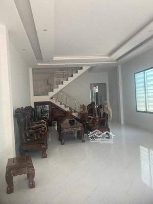 cần bán căn nhà 3 tầng đường 7m5 an hoà 4 - khuê trung - cẩm lệ - đà nẵng