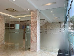 cho thuê nhà 2 mặt tiền lạc long quân gần lotte, thang máy, sân rộng- phù hợp văn phòng, showroom