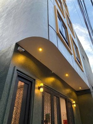 chính chủ bán căn chung cư mini tu hoàng, xuân phương, 50m2x7 tầng, thang máy, lô góc, gần mặt phố