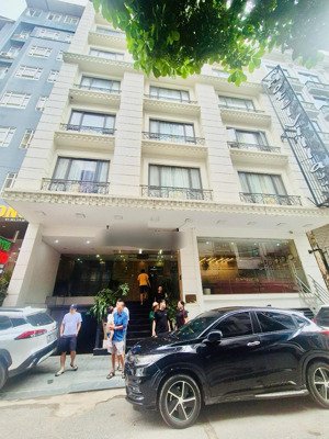 dòng tiền 4 tỷ/năm, bán gấp tòa hotel 5* phố lê đức thọ 210m2*9t*11m mt, cty hàn thuê