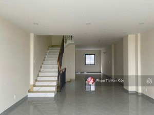 shophouse 4 tầng đường song hành giá 40 triệu (có thang máy). đường sầm uất ở vừa kinh doanh tốt