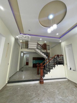 cần bán nhà 3 tầng đường 7,5m trần kim xuyến