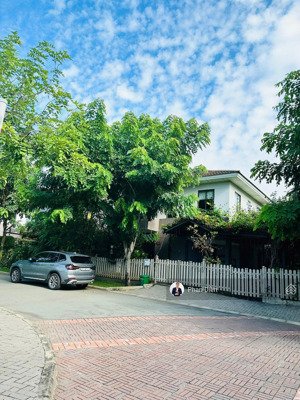 chính chủ bán biệt thự valora kikyo 162,5m2 nội thất đầy đủ. gần hồ cảnh quan. gọi ngay 