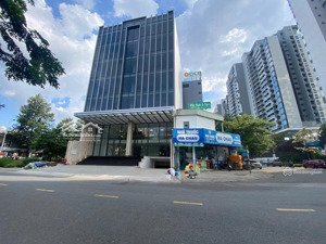 bán gấp nhà mặt tiền ngay trương văn bang- dt:16x21m- hầm 7 tầng- hđt: 350tr/th- giá 93 tỷ tl- hiếm