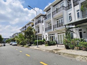 bán gấp nhà phúc an _ 1 trêt 2 lầu, view công viên _ đã hoàn thiện
