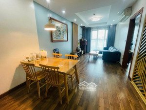 em có quỹ căn 2 phòng ngủ cho thuê giá tốt tại goldmark city, full đồ