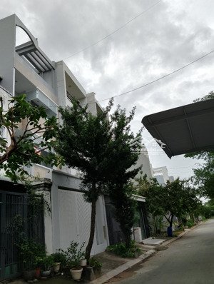 cho thuê nhà nguyên căn khu minh tuấn đỗ xuân hợp ngay global city q9