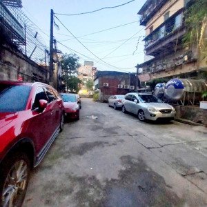 hiếm! tập thể trường chinh, giải phóng, tầng 1, ô tô đỗ cửa, 90m2, 40m2 sổ đỏ, 3 ngủ