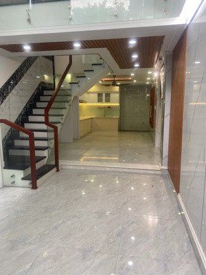 nhà đẹp - đủ nội thất. bán nhà trường chinh 5 tầng, 4 pn, 4 wc giá 7.8 tỷ