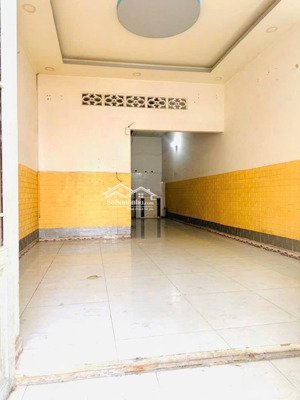 nhà q12 hẻm ô tô, gần trung tâm 1 lầu đúc giả giá 2.78 tỷ thương lượng