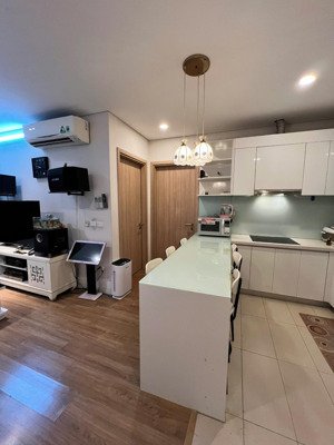 bán căn 2 ngủ chung cư mipec long biên 68m2 full đồ đẹp view phố ngọc lâm giá 6.56 tỷ: 