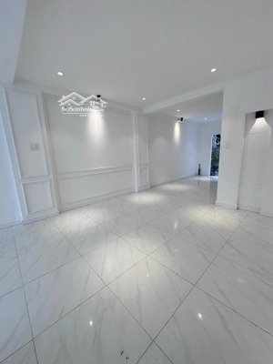 bán nhà 2 tầng mới đẹp gần biển phạm văn đồng sơn trà, đà nẵng. dt: 75m2, ngang: 5m, giá: 10.4 tỷ