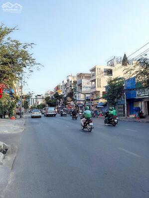 BÁN NHÀ MẶT TIỀN ĐINH BỘ LĨNH – VỊ TRÍ VÀNG ĐẮC ĐỊA CHO TÒA NHÀ VĂN PHÒNG,Diện tích: 4.5 x 20m, nở hậu 4.9m – phong thủy cực tốt Diện tích công nhận: 94m²