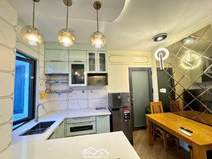cho thuê phòng 45m2 full nội thất cửa sổ đón nắng ngay phan tây hồ , giáp quận 1, quận 3