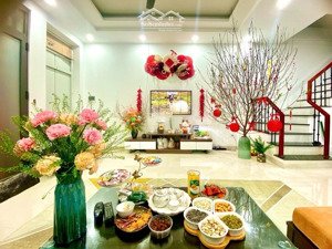 hơn 8 tỷ - 45m2x5t - cạnh times city - nhà đẹp dân xây - lô góc - ngõ đẹp thoáng